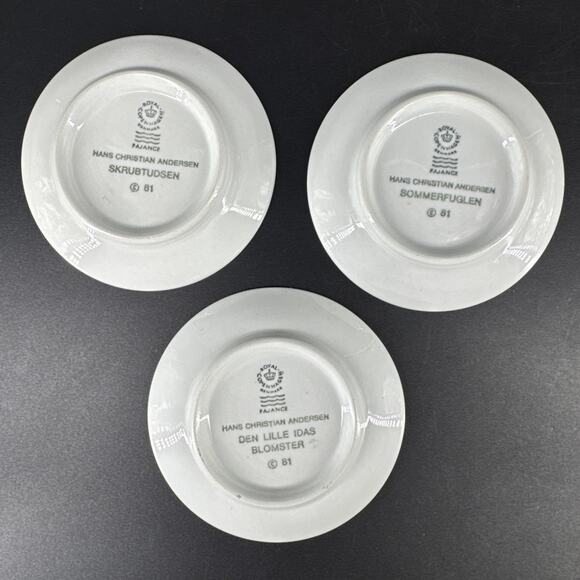 Royal Copenhagen 1981 Hans Christian Andersen Set Of 3 Mini Plates Blue/White - Picture 5 of 7